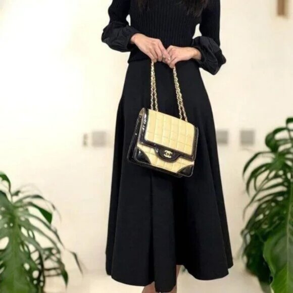 Authentic CHANEL CC Lambskin Patent Chocolate Bar Flap Bag Chain Beige Black - Picture 9 of 15